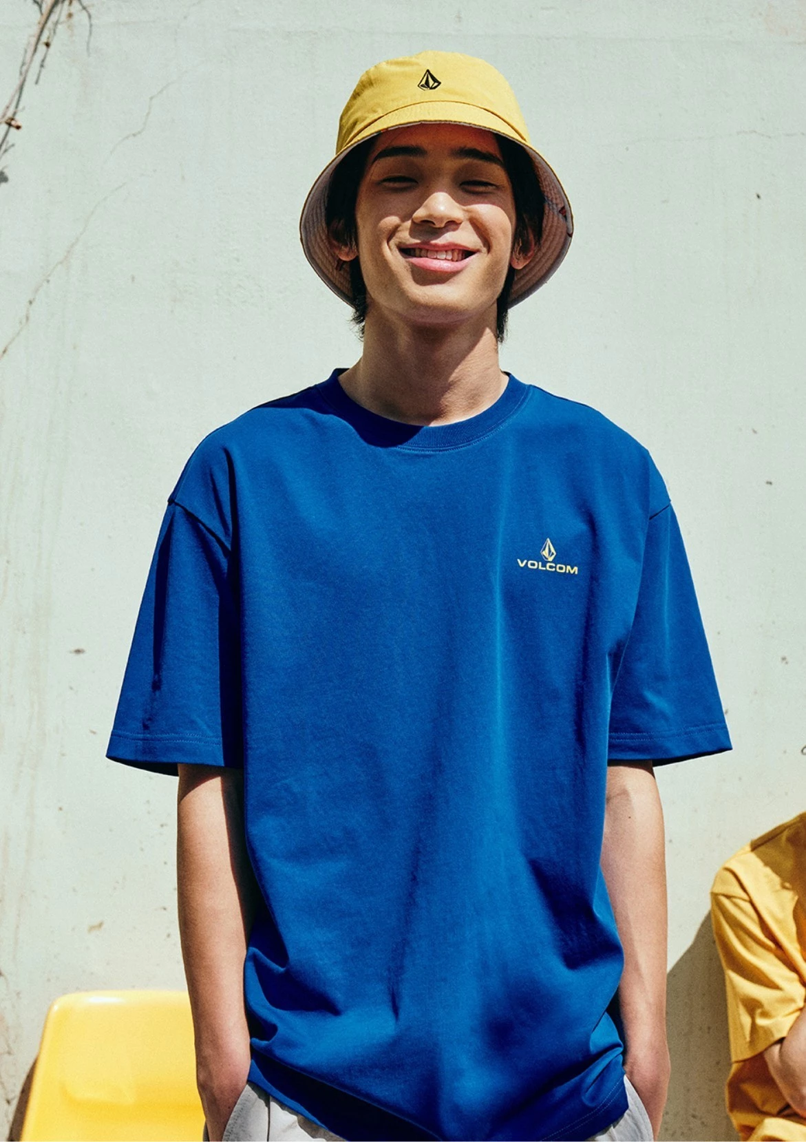 Volcom 2022 SS Unisex Plain Logo T-Shirts For Men White X L 6 Volcom 2022 SS Unisex Plain Logo T-Shirts For Men White X L - Image 4